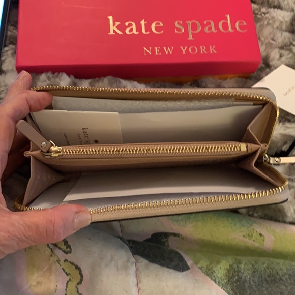 NWT Gorgeous Kate Spade Glitter Wallet - Picture 4 of 5